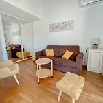 Appartement Vue Mer Et Front De Mer Avec Terrasse