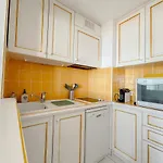 Appartement Vue Mer Et Front De Mer Avec Terrasse