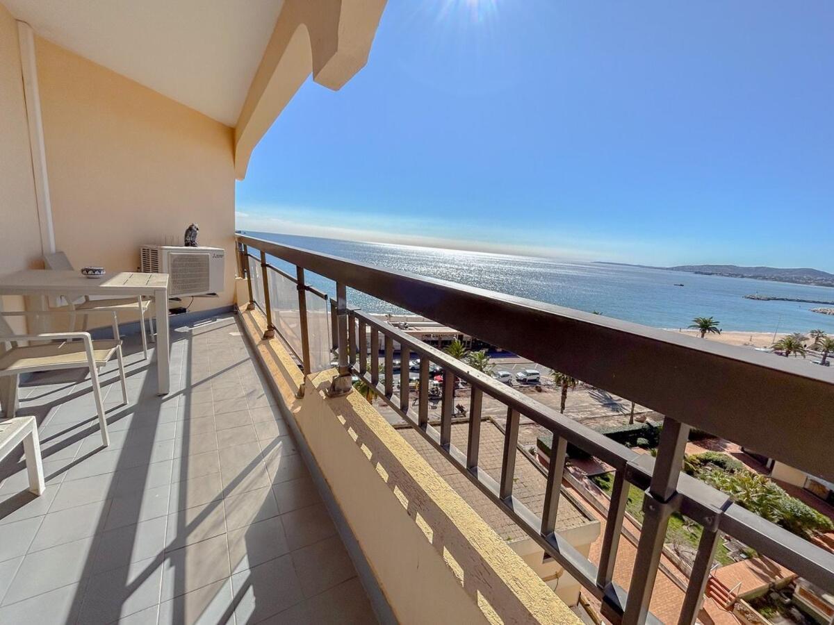Vue Et Front De Avec Terrasse * Fréjus