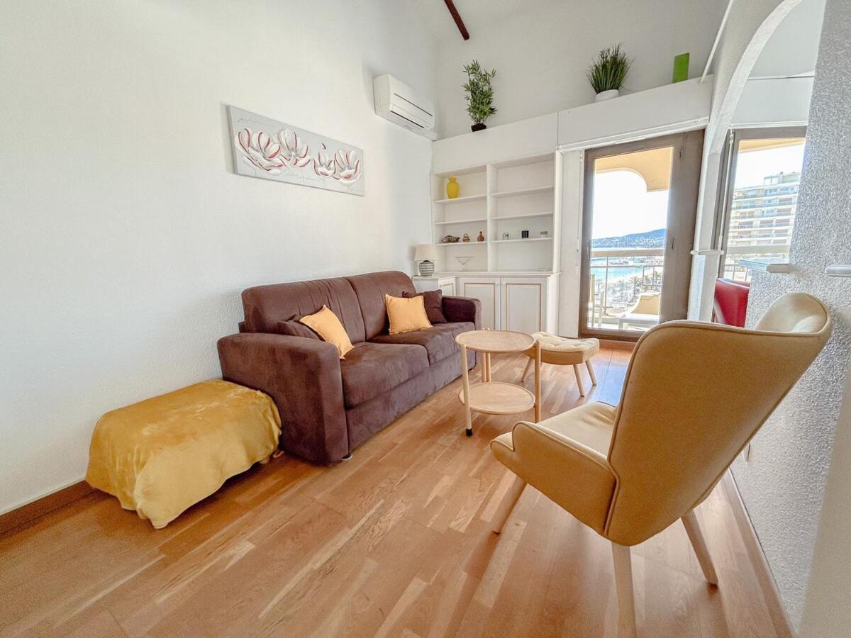 Vue Et Front De Avec Terrasse * Fréjus